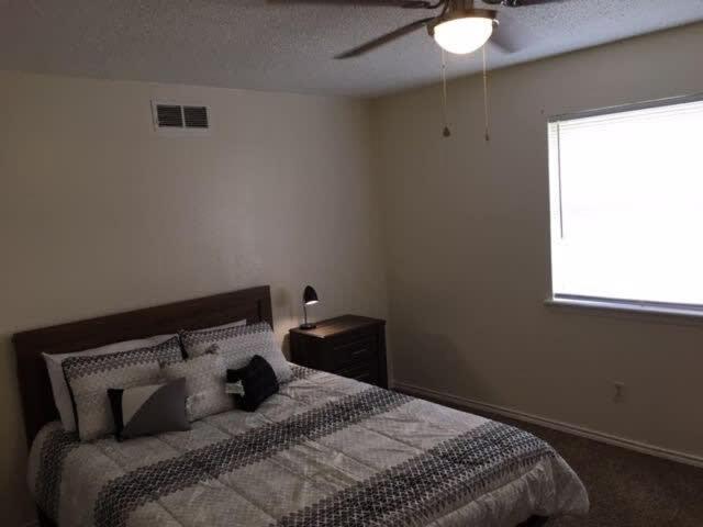 Quiet Townhouse Close To Fort Sill! Lawton Zewnętrze zdjęcie